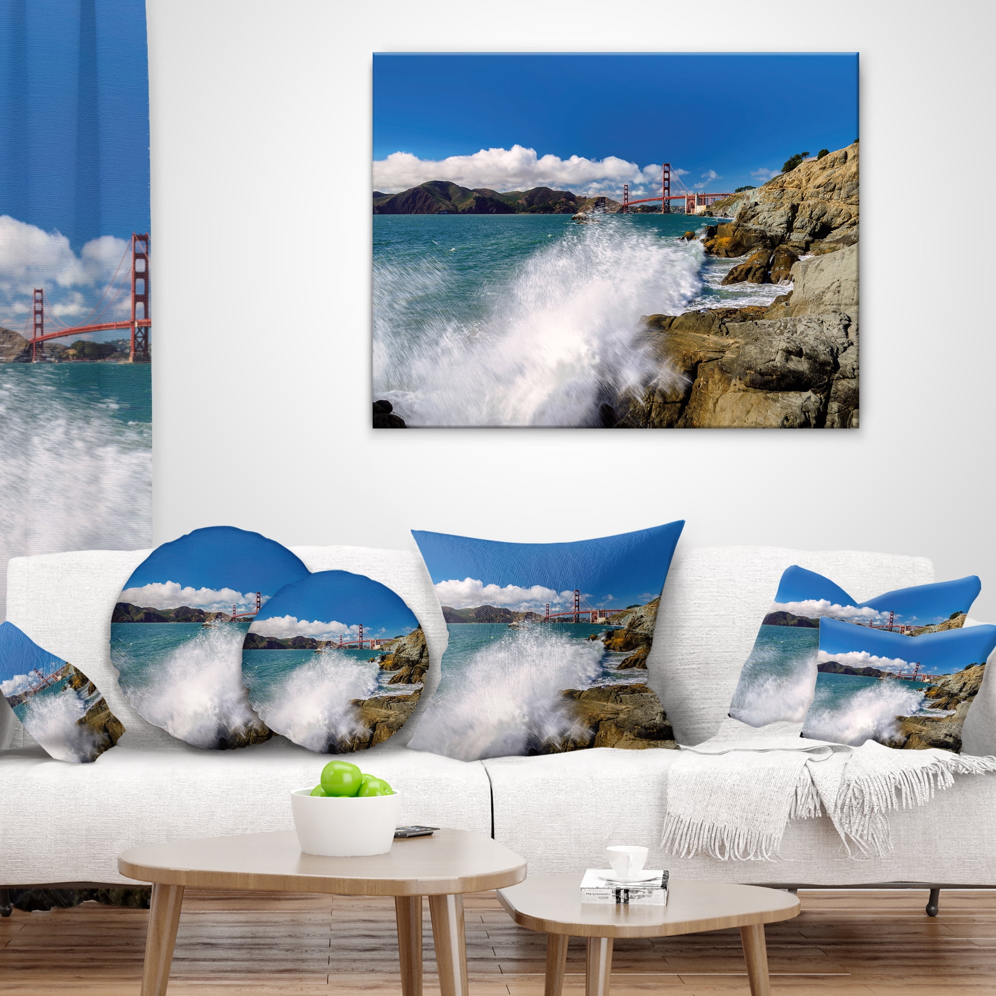 Designart Golden Gate Bridge in San Francisco - Seashore Throw Pillow - 16x16