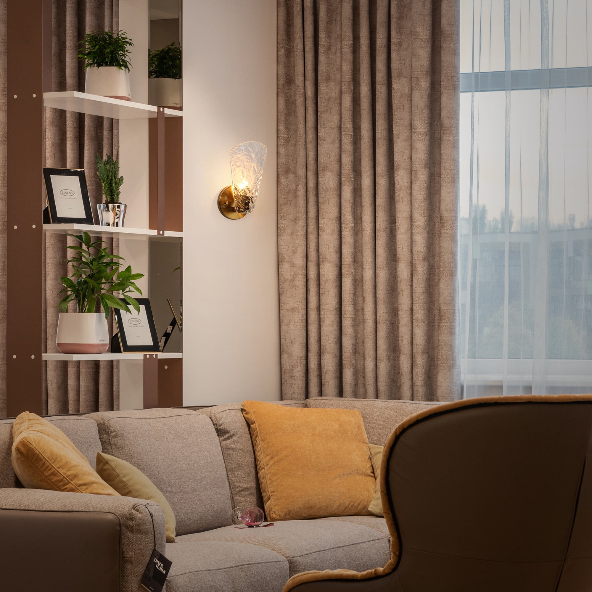 LNC Azfenro 4.7-in W 1 -Light Polished Gold and Ice-like Textured Glass Coastal Wall Sconce