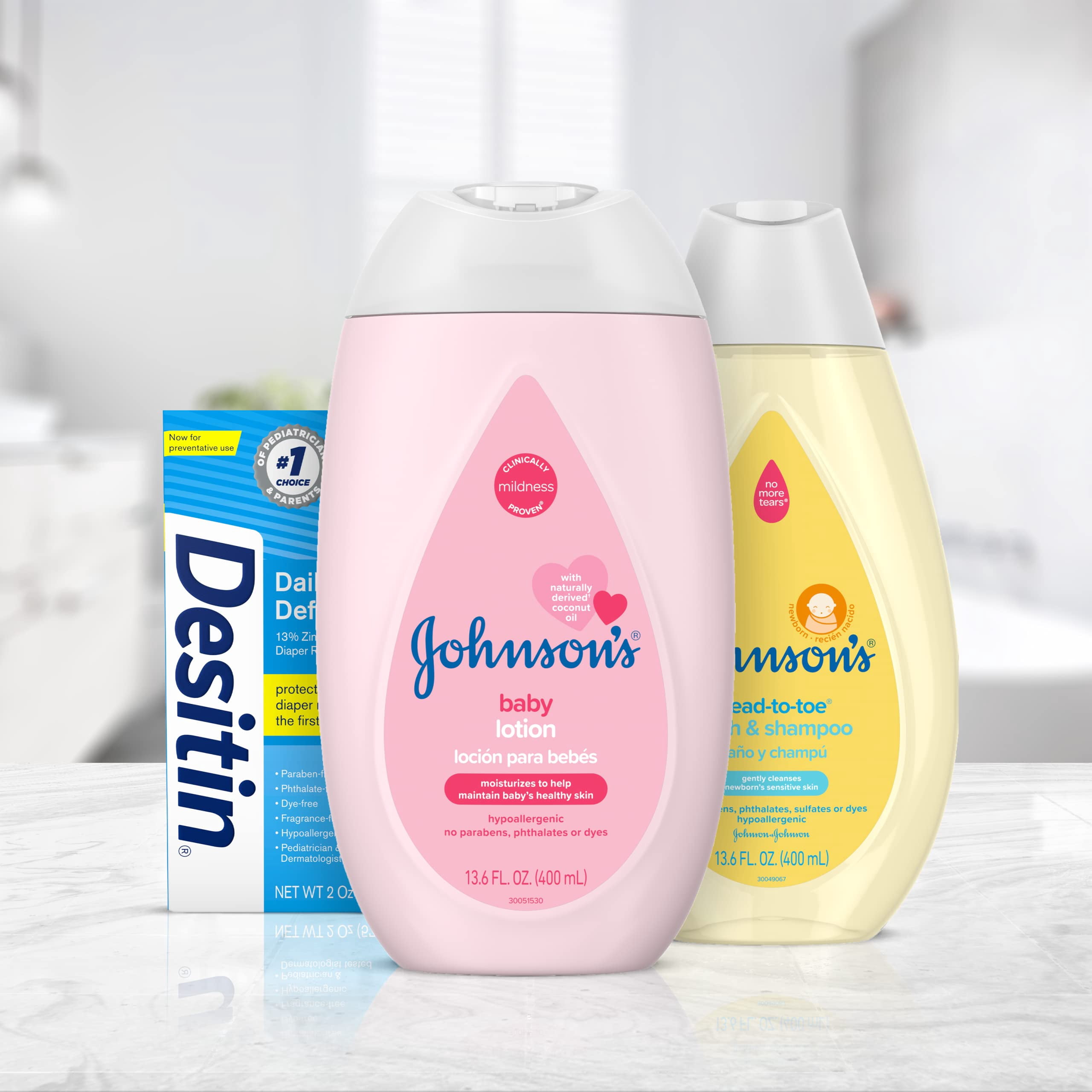 Johnson's First Touch Baby Gift Set, Baby Bath, Skin & Hair Essential Products, Kit for New Parents with Wash & Shampoo, Lotion, & Diaper Rash Cream, Hypoallergenic & Paraben-Free, 4 items C24