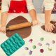 thumbnail image 3 of Molde de Pascua con forma de huevo y conejito para hacer pasteles y chocolates de Pascua para fiestas temáticas, 3 of 7