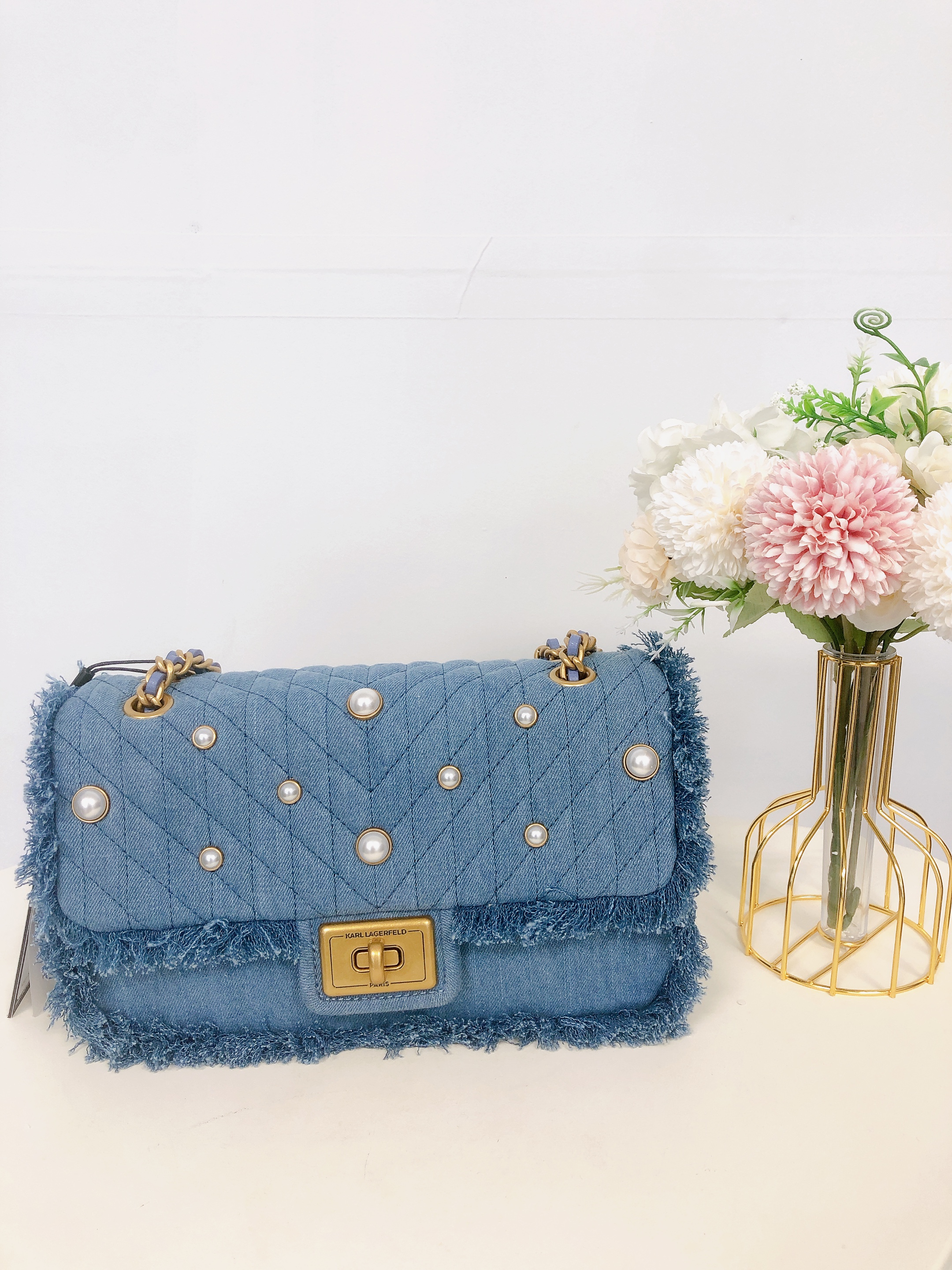 Karl Lagerfeld AGYNESS LH3HI283 AGYNESS BOUCLE SHOULDER BAG IN Light