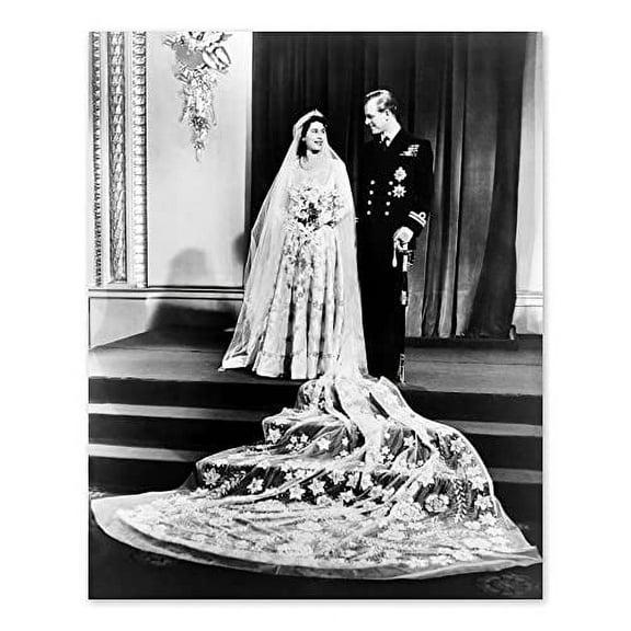 HISTORIX Vintage 1947 Queen Elizabeth and Prince Philip Royal Wedding Portrait Photo - 8x10 Inch Vintage Photo of Queen Elizabeth II & Prince Philip