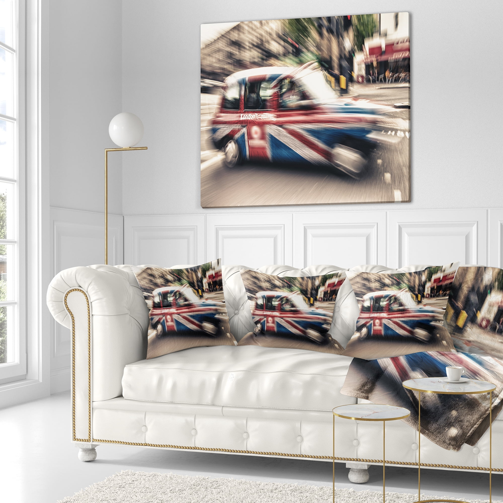 Designart UK Cab in London - Cityscape Photography Throw Pillow - 18x18