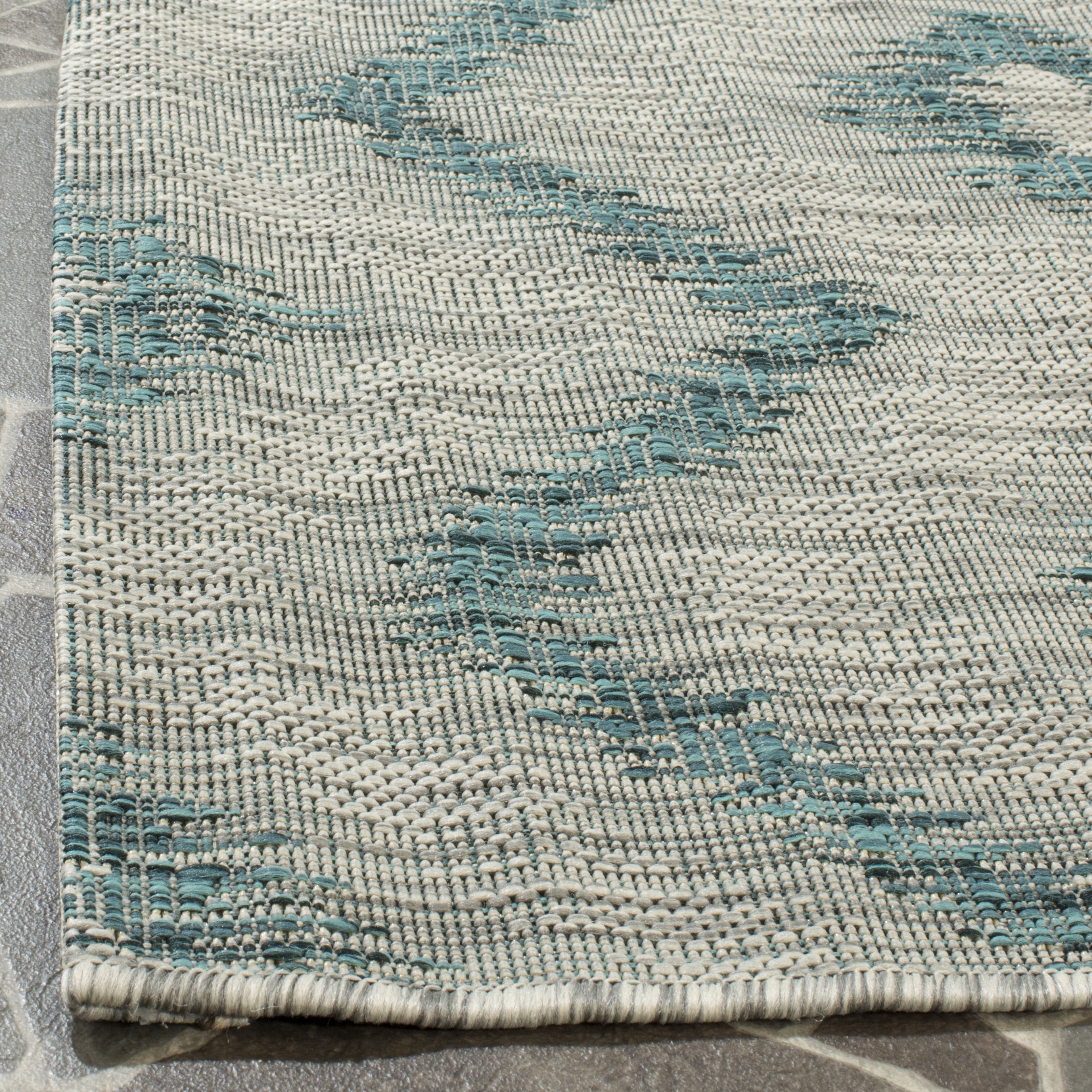 SAFAVIEH Courtyard Clark Chevron Indoor/Outdoor Area Rug, 4' x 5'7", Grey/Blue