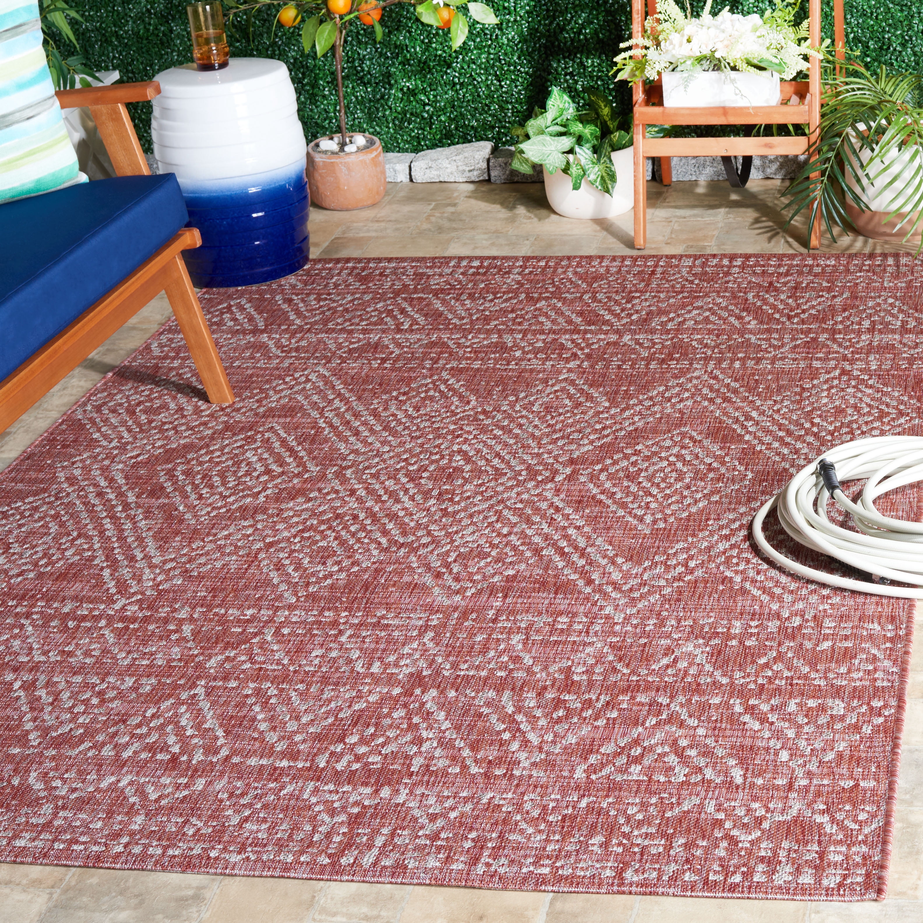 SAFAVIEH Courtyard Morven Geometric Indoor/Outdoor Area Rug, Red/Beige, 6'7" x 9'6"
