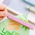 thumbnail image 4 of Clips de sellado para almacenar alimentos de forma segura en bolsas de patatas fritas y bolsas de aperitivos, prevención de la humedad para garantizar la frescura, diseño reutilizable y fácil de usar, 4 of 7