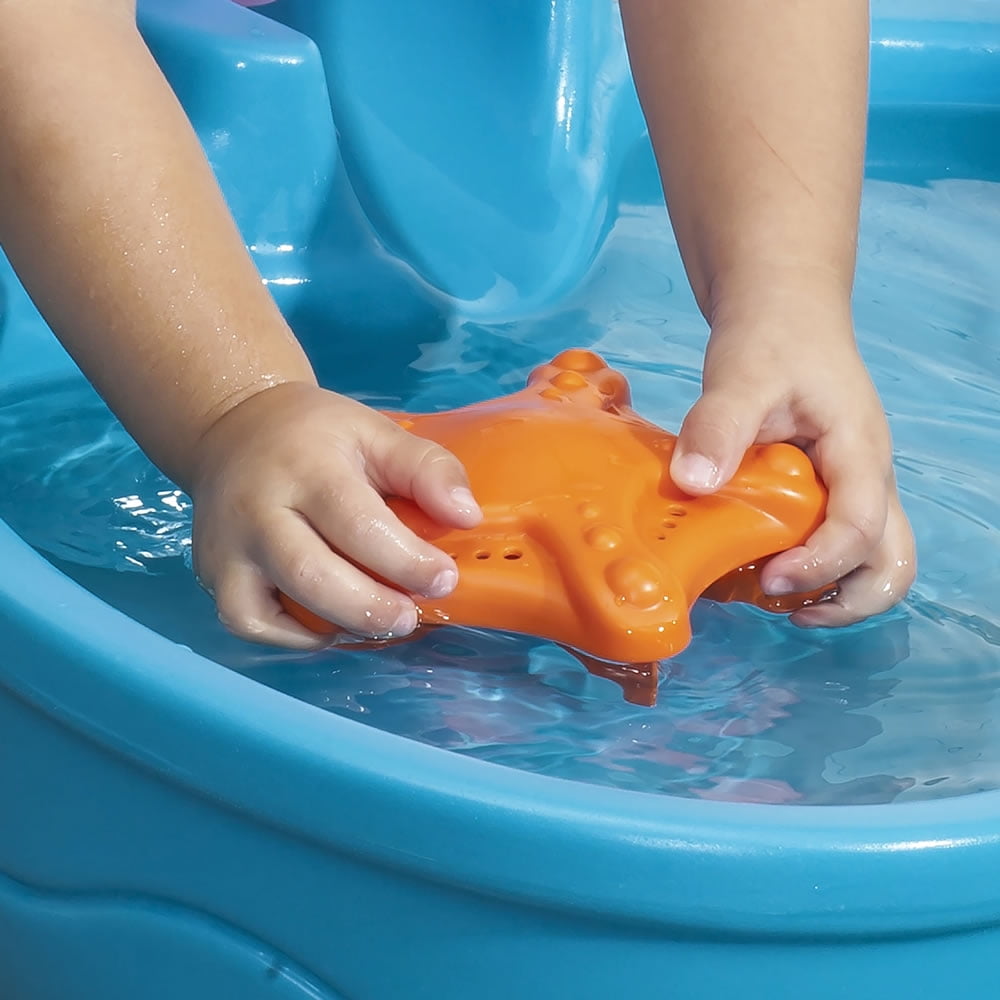 step2 spill & splash kids indoor and outdoor water toy play table set