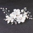 thumbnail image 2 of Tocado de novia para boda con pétalos blancos, perlas y cristal, hecho a mano, con pinza para el pelo, 2 of 8