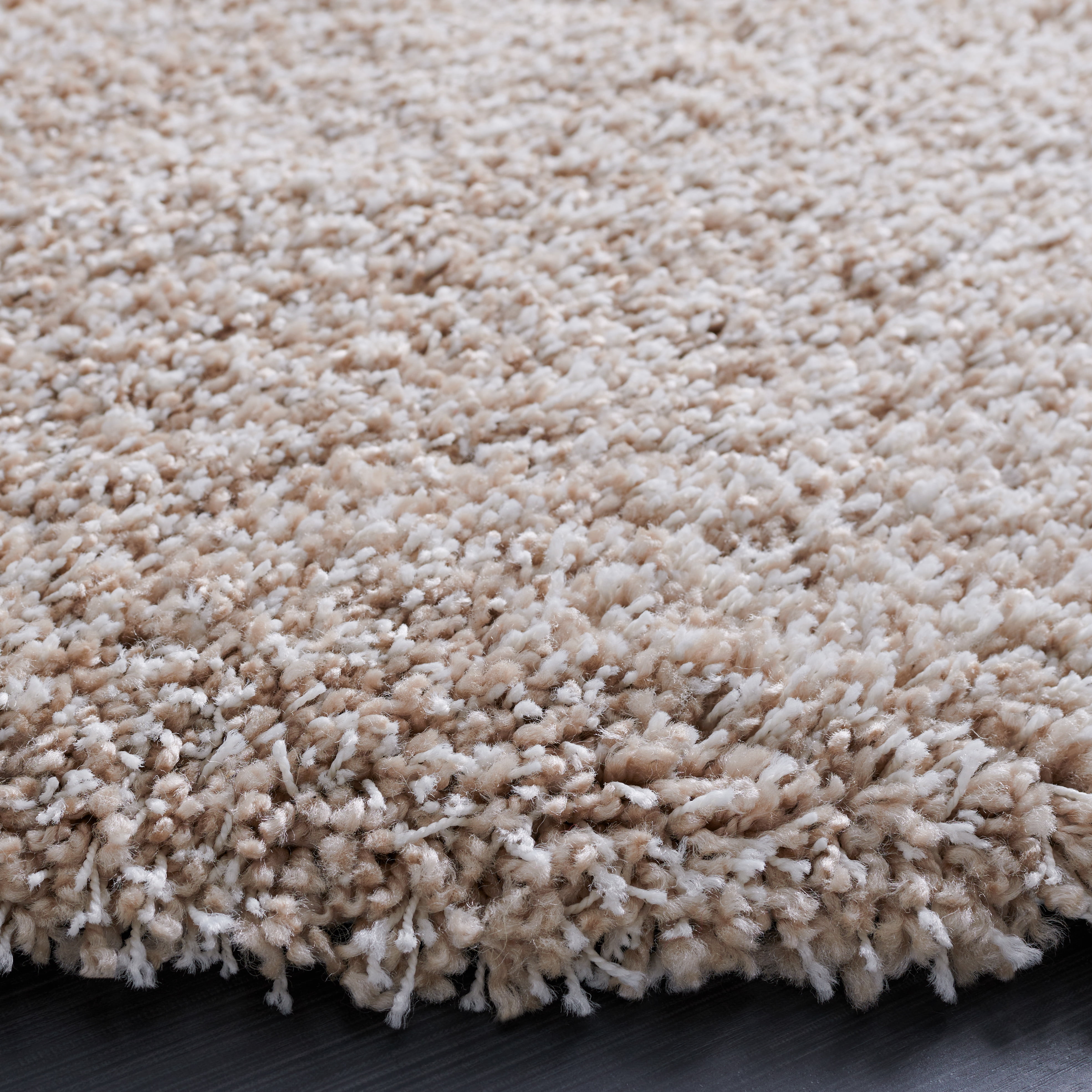 Safavieh Santa Monica Cali Solid Shag Area Rug, Beige, 4' x 4' Round