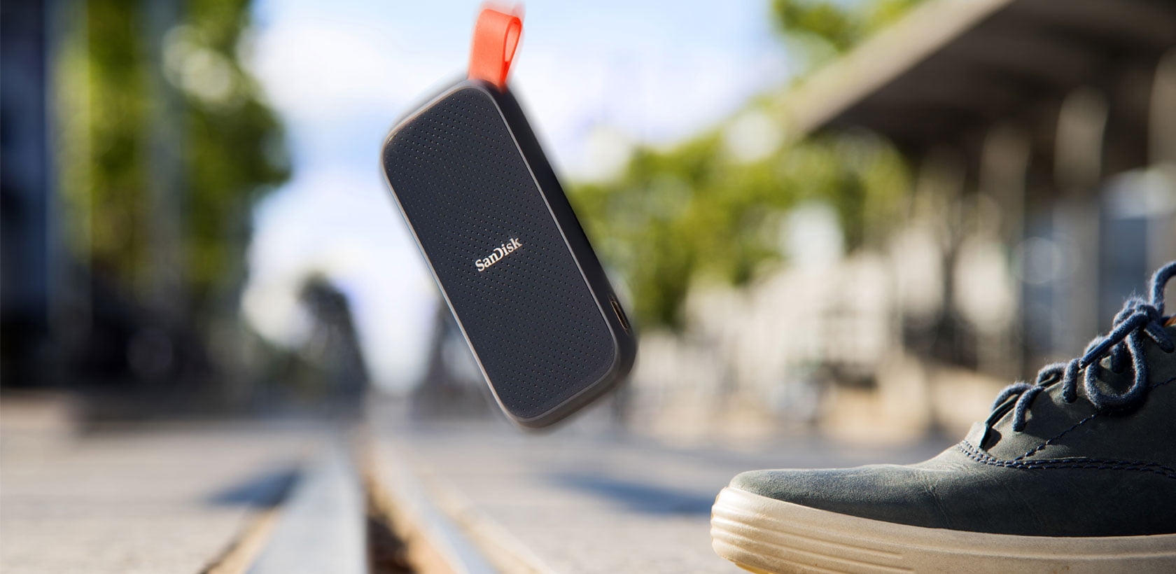 SanDisk 1TB Portable SSD, External Solid State Drive, 520 MB/s read speed - SDSSDE30-1T00-G25