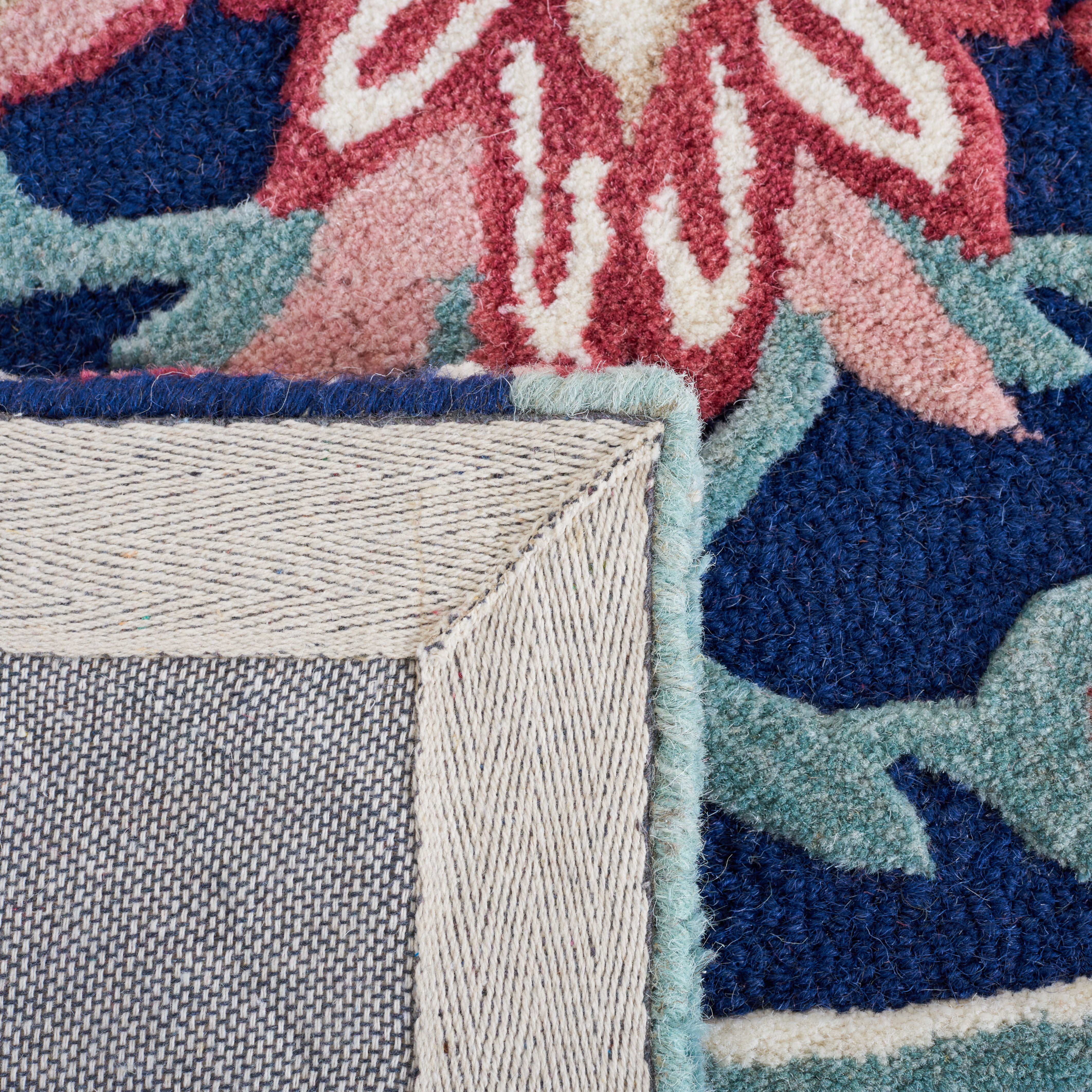 SAFAVIEH Bellagio Vanessa Floral Wool Area Rug, Navy/Ivory, 6' x 9'
