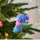 thumbnail image 4 of Colgante de árbol de Navidad con copo de nieve de acrílico | Adorno navideño 2D para mochila, espejo retrovisor del coche y decoración del hogar | Accesorio de decoración festiva, 4 of 6