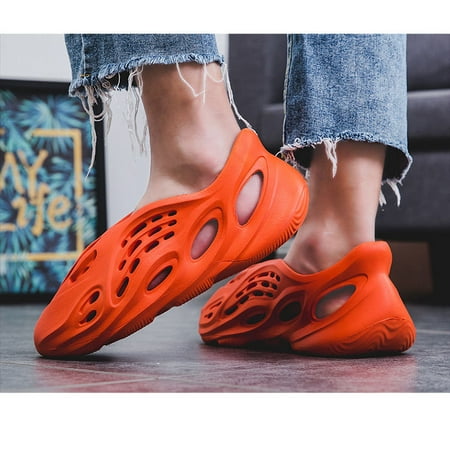 

Men Women Clogs Foam Runner Shoes Casual Sports Shoes Lightweight Walking Sneakers Non-Slip Water Shoes Slip-On Outdoor Indoor Summer Beach Sandals Breathable Cloud Slides Slippers