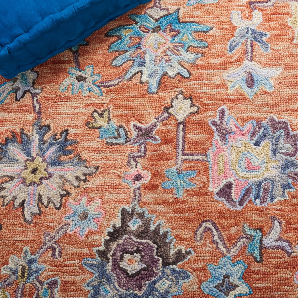 SAFAVIEH Blossom Moema Floral Area Rug, Rust/Blue, 8' x 10'