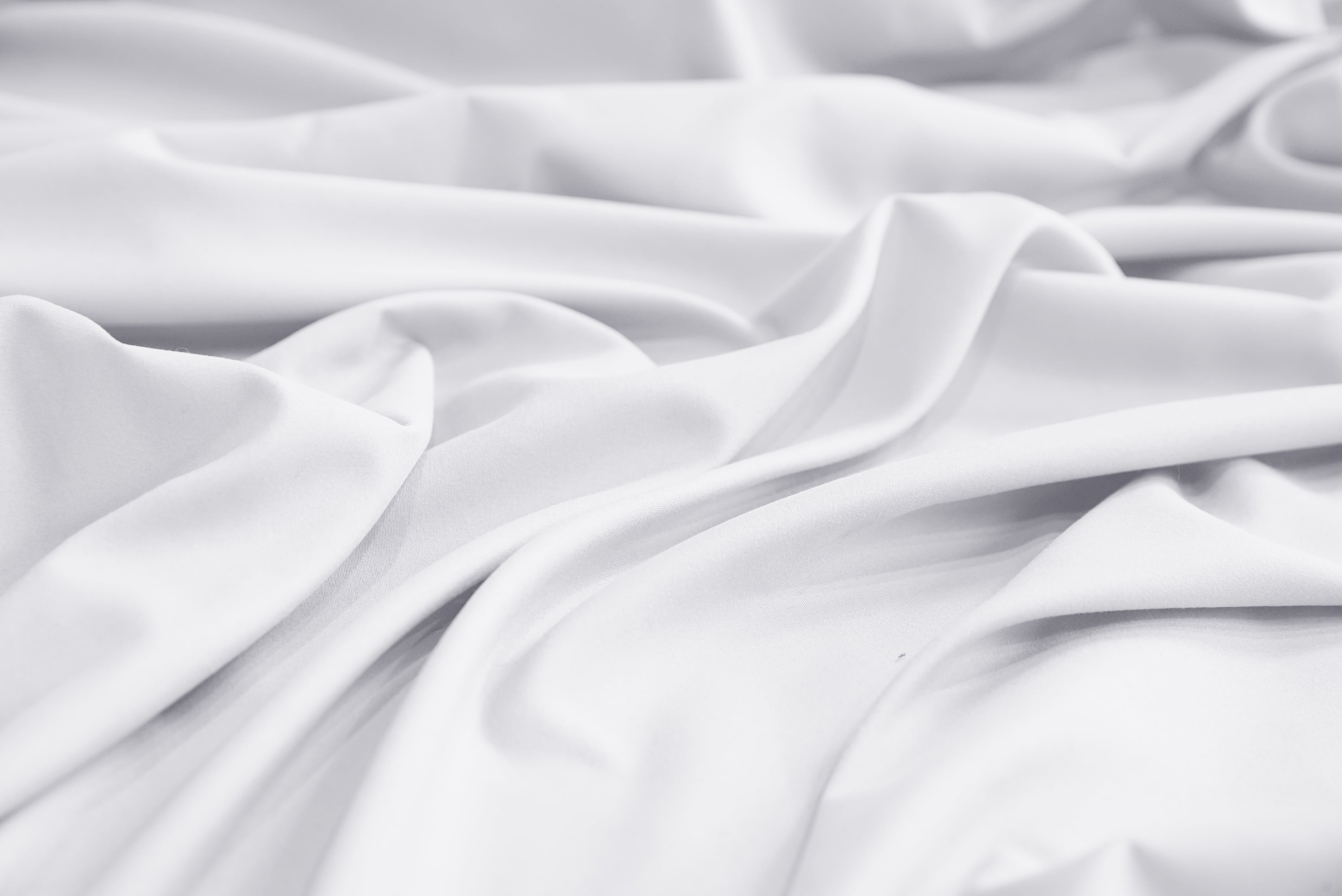 Mezzati Brushed Microfiber Bed Sheet Set - Ultra Soft and Lightweight for Ultimate Sleep Comfort, Wrinkle Free and Color Fade Resistant, 4pc Queen White