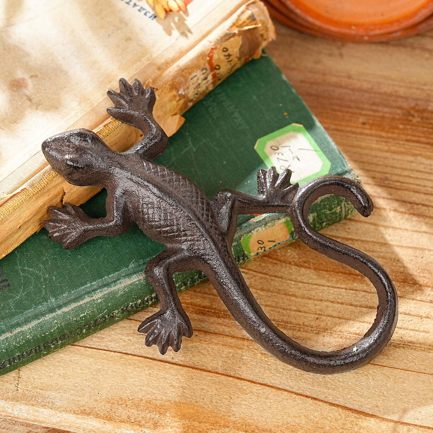 Sungmor Cast Iron Lizard Statue,Vintage Outdoor Animal Collection Figurines,Home Office Shelf Decor,Garden Lawn Adorable Ornament,Vintage Brown Finish - Right Curly Tail