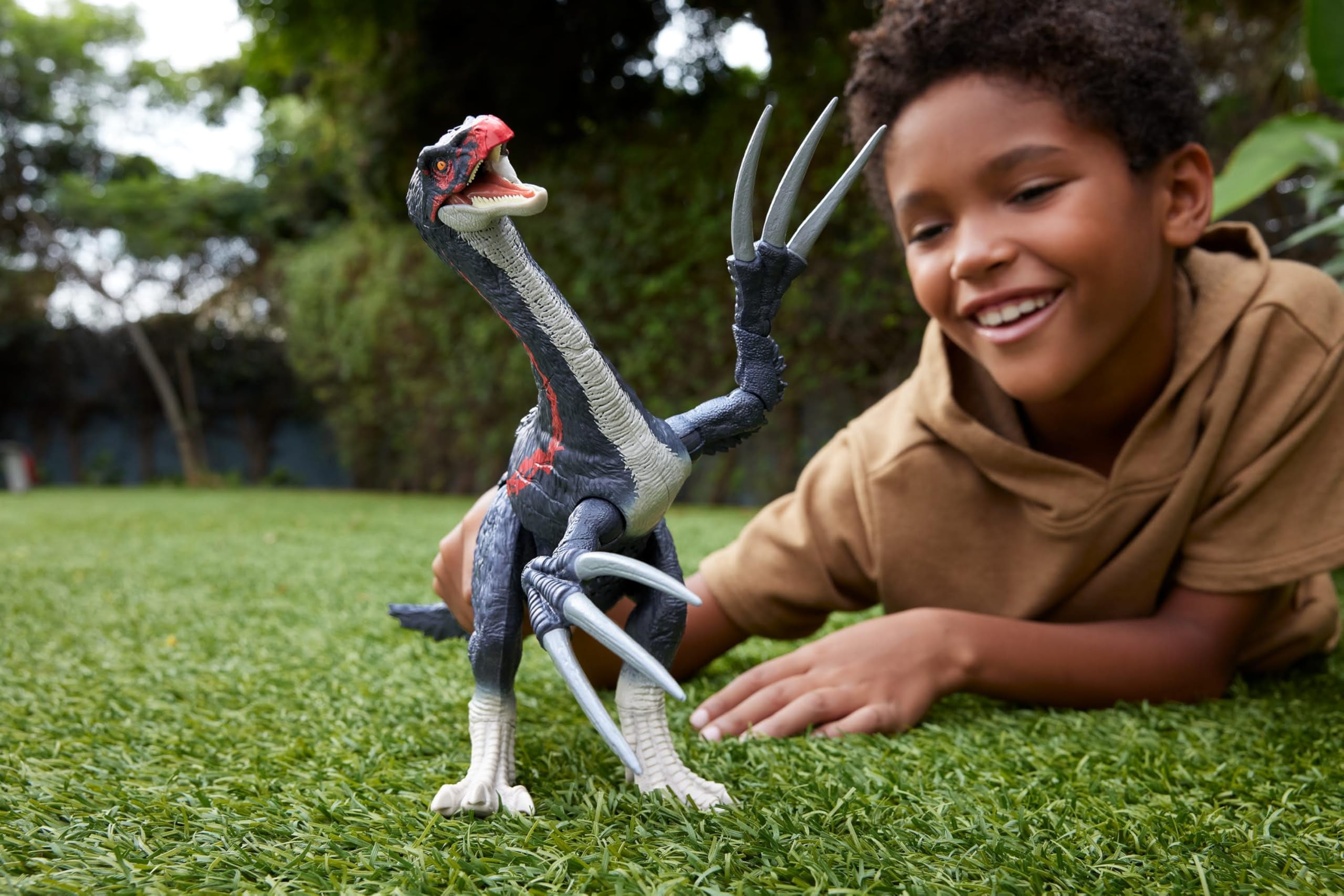 Jurassic World Slash 'N Roar Therizinosaurus Action Figure