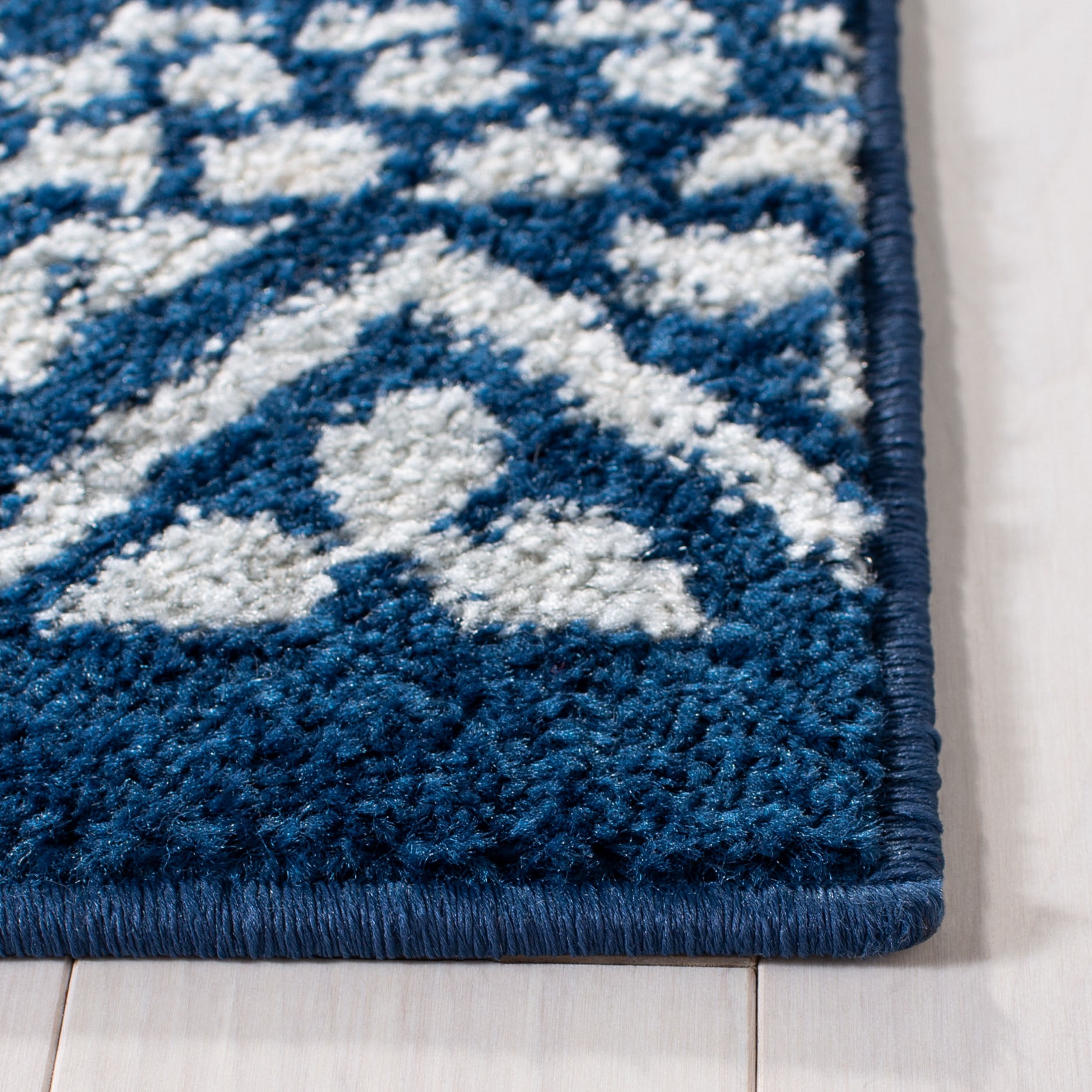 SAFAVIEH Tulum Ronald Distressed Runner Rug, Navy/Ivory, 2' x 13'