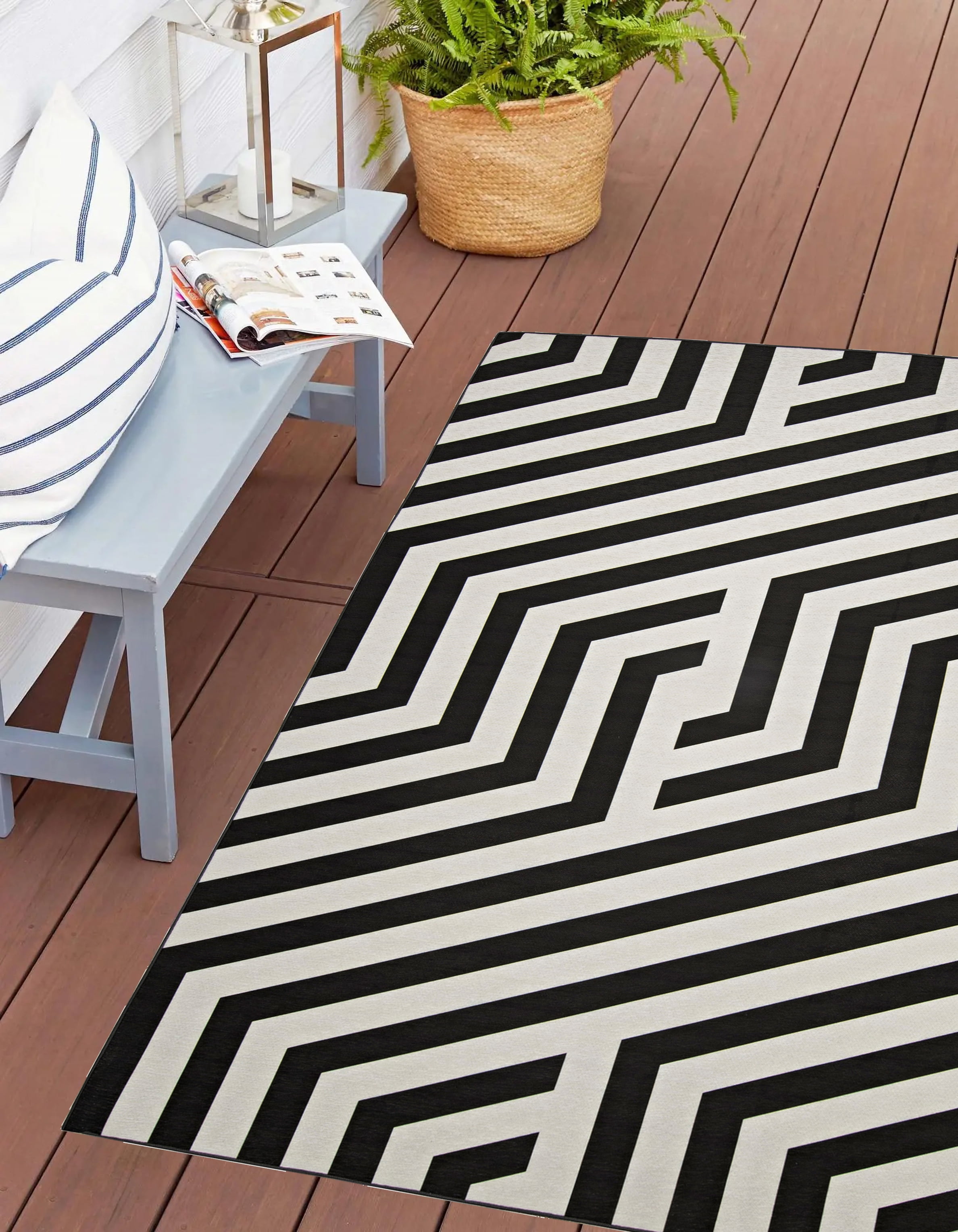 Linon Outdoor Washable Area Rug Collection, Ivory and Black, 3' x 5'