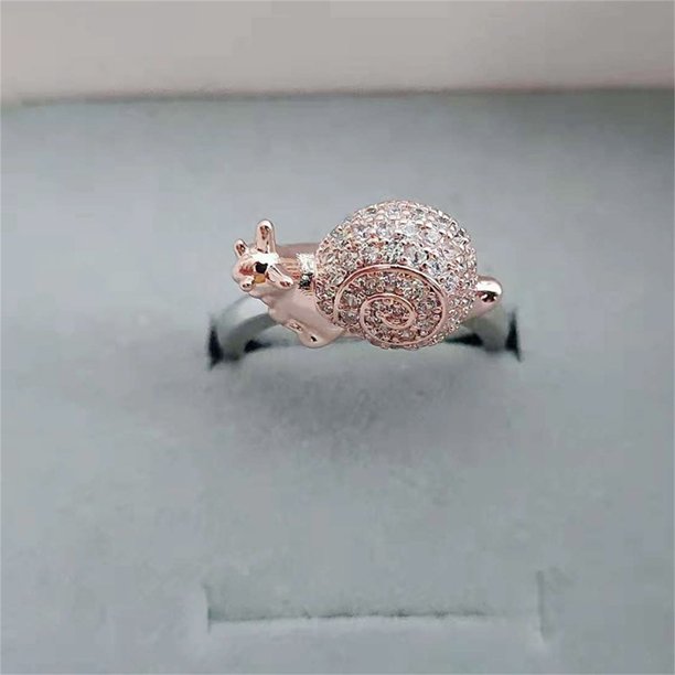 Anillos para mujer, regalos para mujer, pendiente con colgante de caracol de oro rosa con abertura de diamantes de imitación, diseño de temperamento.