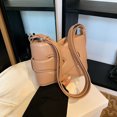 thumbnail image 2 of Bolso pequeño retro de alta calidad para mujer, nuevo estilo de moda 2025, bolso de mensajero combinable, exquisito bolso de hombro informal tipo cubo, 2 of 5