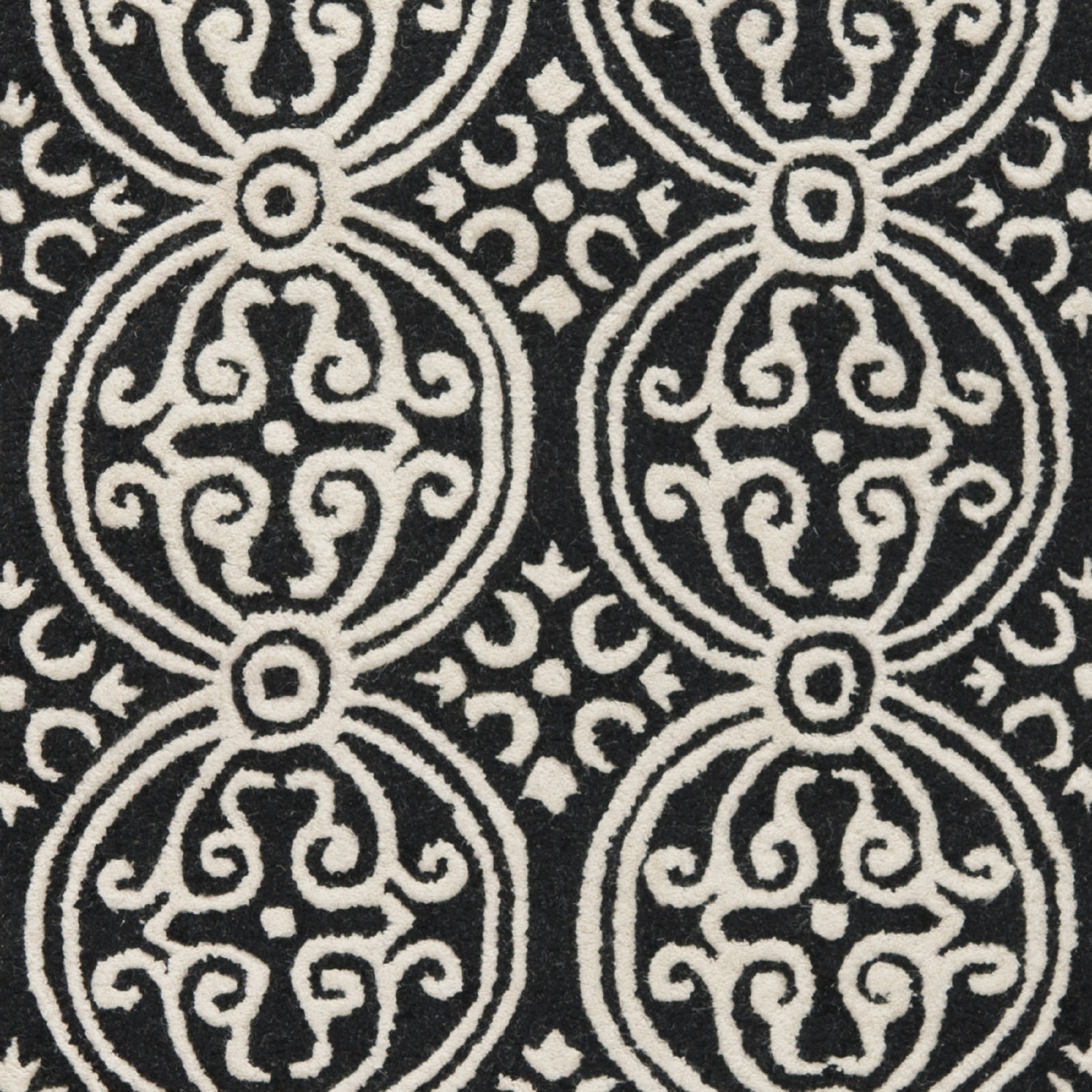 SAFAVIEH Cambridge Leslie Geometric Wool Area Rug, Black/Ivory, 10' x 10' Round