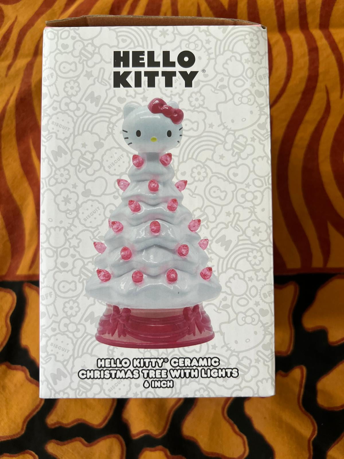 Hello Kitty Mini Ceramic Christmas Tree with white Lights – 6" Tall Holiday Decoration, Ages 6+