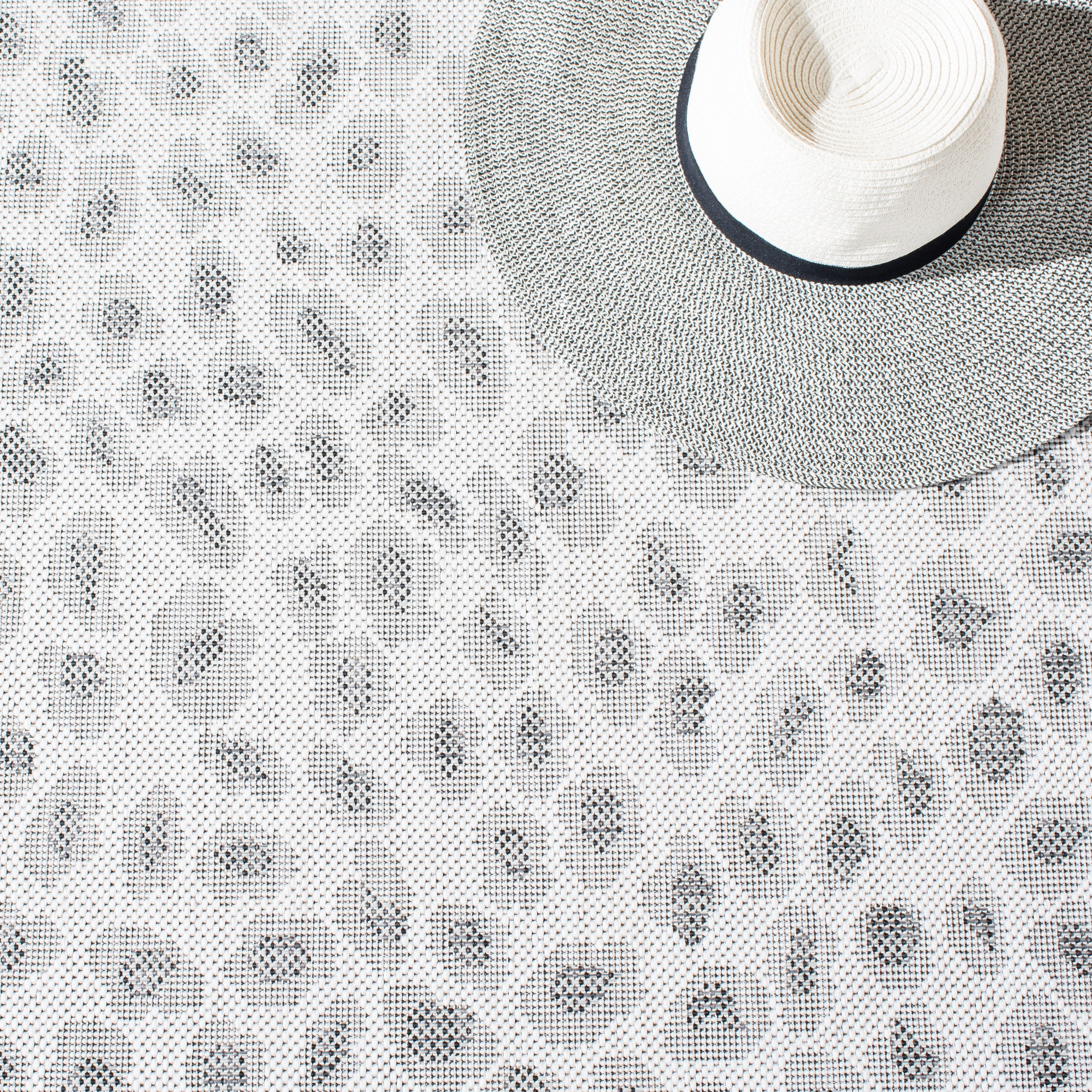 SAFAVIEH Courtyard Otis Spotted Indoor/Outdoor Area Rug, Ivory/Grey, 9' x 12'