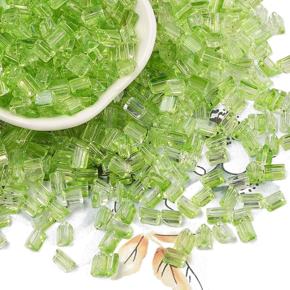 Transparent Spray Painted Glass Seed Beads Triangle Lawn Green 6x5x4.3mm Hole: 1.2mm about 2368pcs/pound
