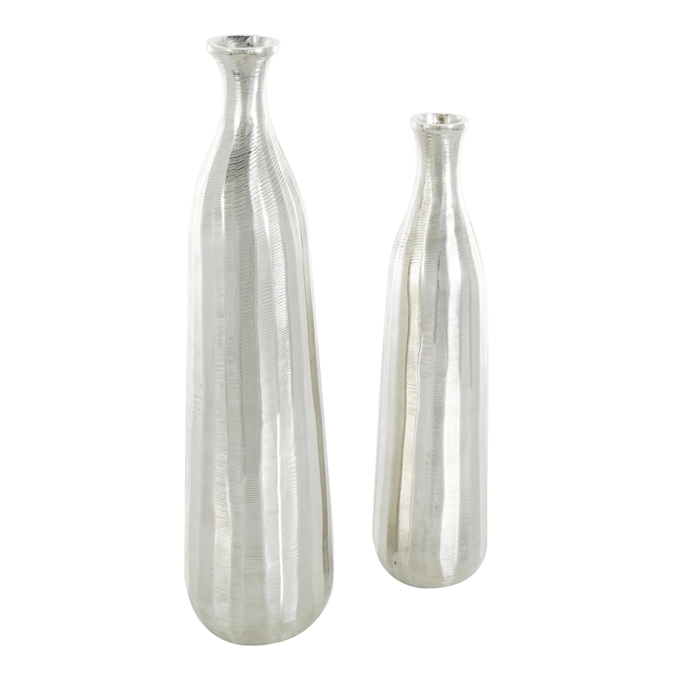 DecMode 20", 16"H Silver Aluminum Metal Vase with Wavy Accents and Textured Ridges, Set of 2