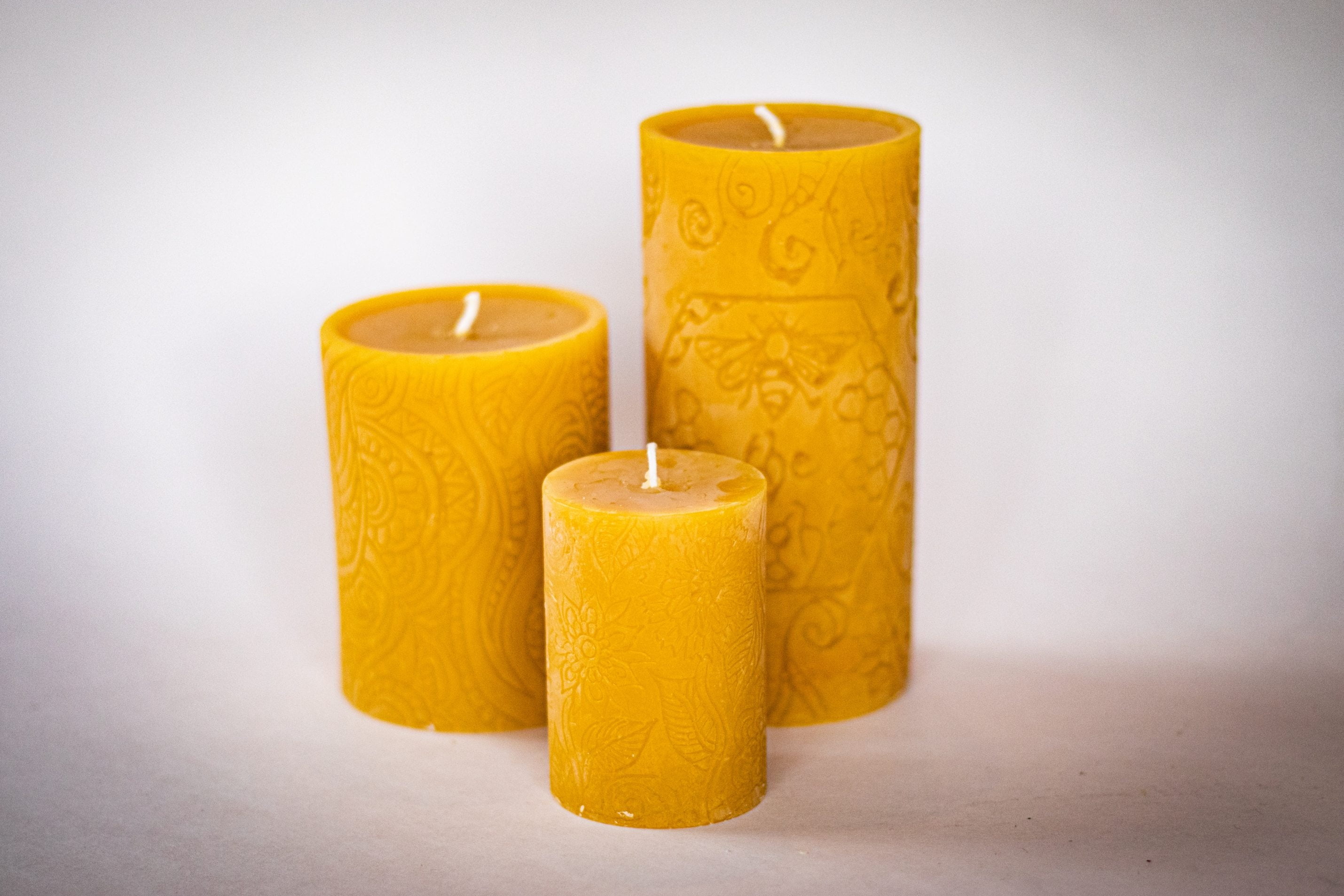 BeeTheLight Pillar Candle - Thumbnail 4
