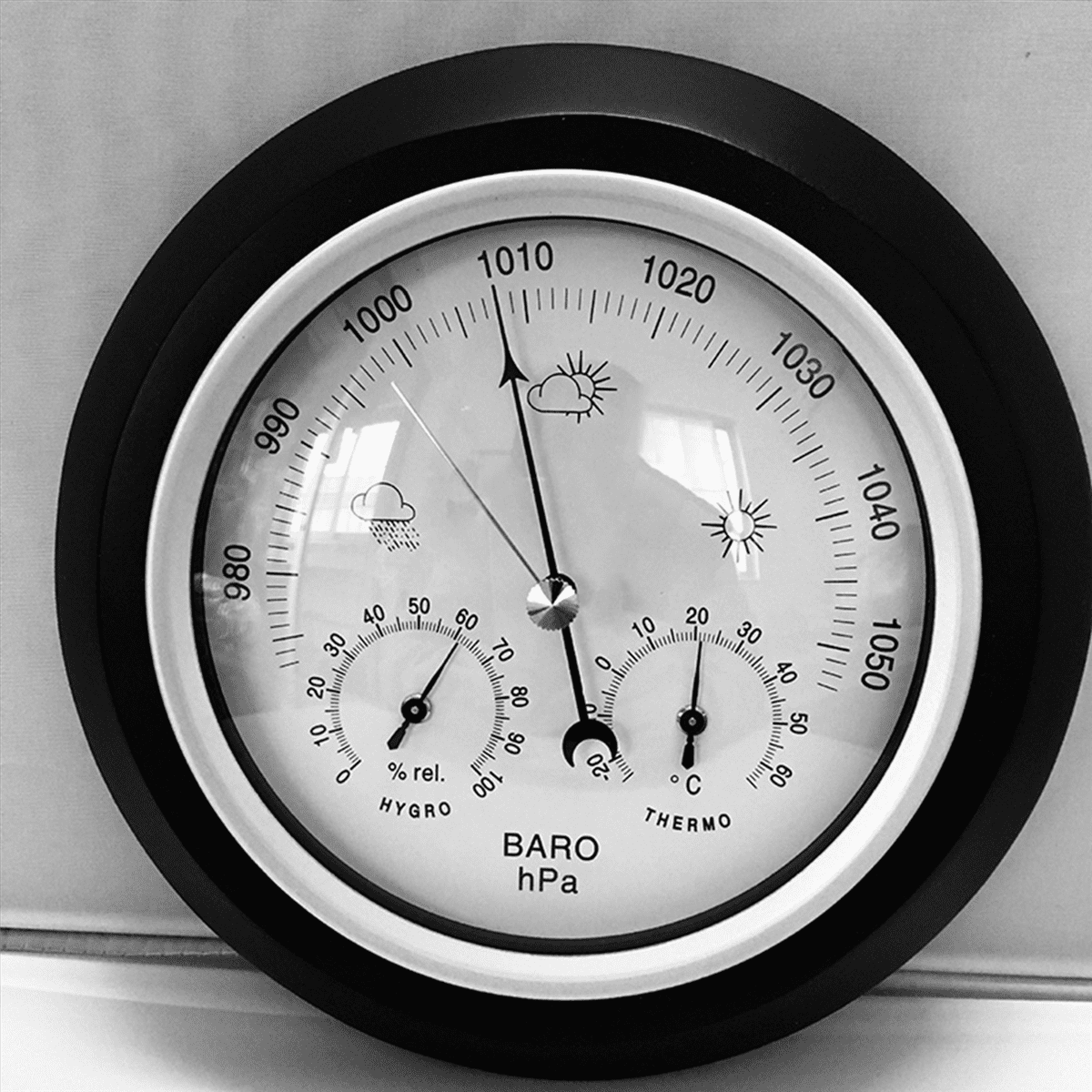 2X Digital Indoor Hygrometer Portable Wall Hanging Weather Thermometer Barometer Hygrometer 132MM(White,One Size)