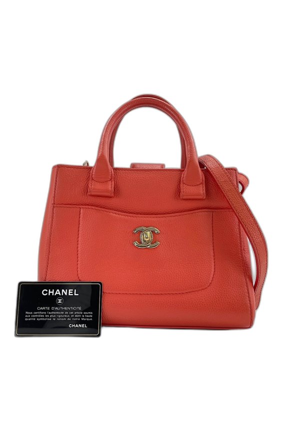 Pre-Owned Chanel Executive Handbag, Red