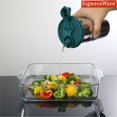 thumbnail image 4 of Botella dispensadora de aceite SignorAware Easy Flow de acero inoxidable de 1,1 L, 4 of 5