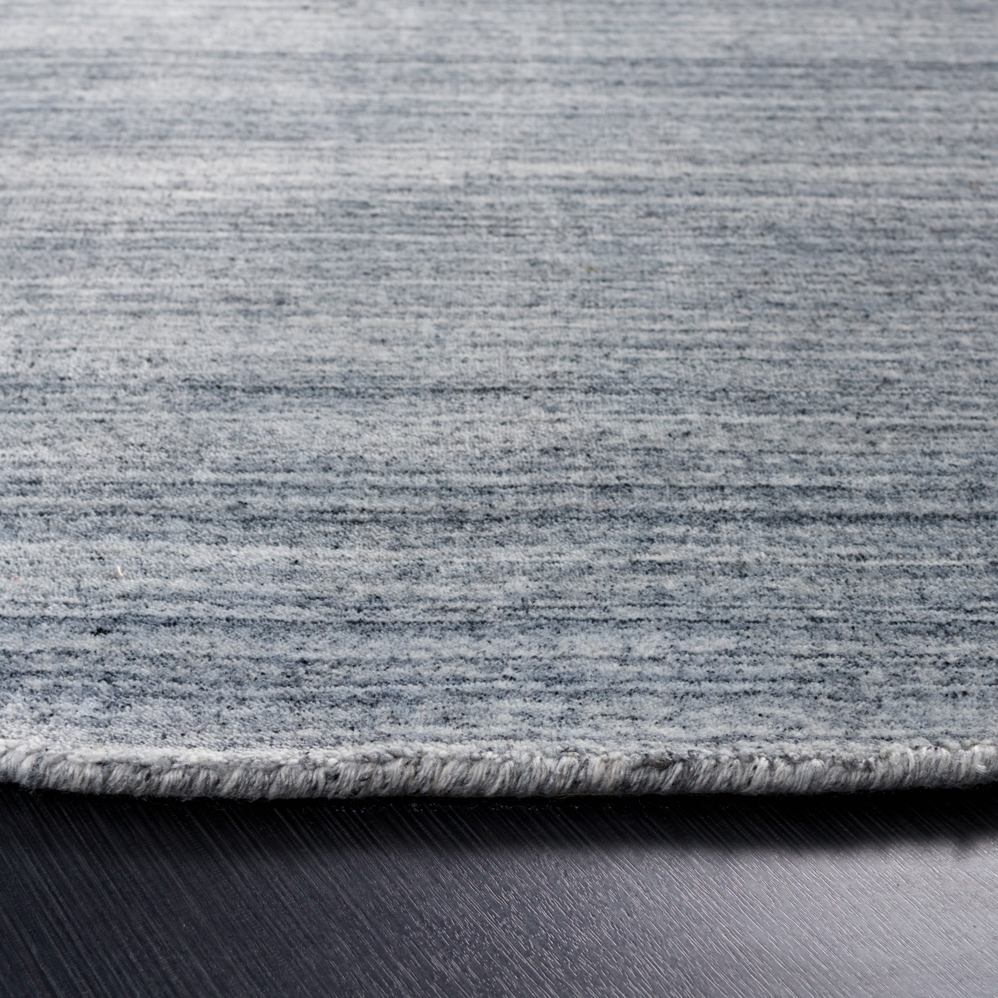 SAFAVIEH Mirage Branislav Solid Area Rug, Ash, 6' x 6' Round