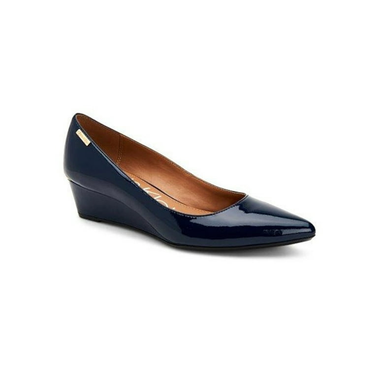 Calvin klein 2025 navy pumps