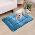 thumbnail image 3 of Alfombrilla autocalentable para mascotas, almohadilla térmica extra cálida para jaulas de interior y exterior, alfombrilla antideslizante lavable para perros y gatos medianos y pequeños (azul), 3 of 7
