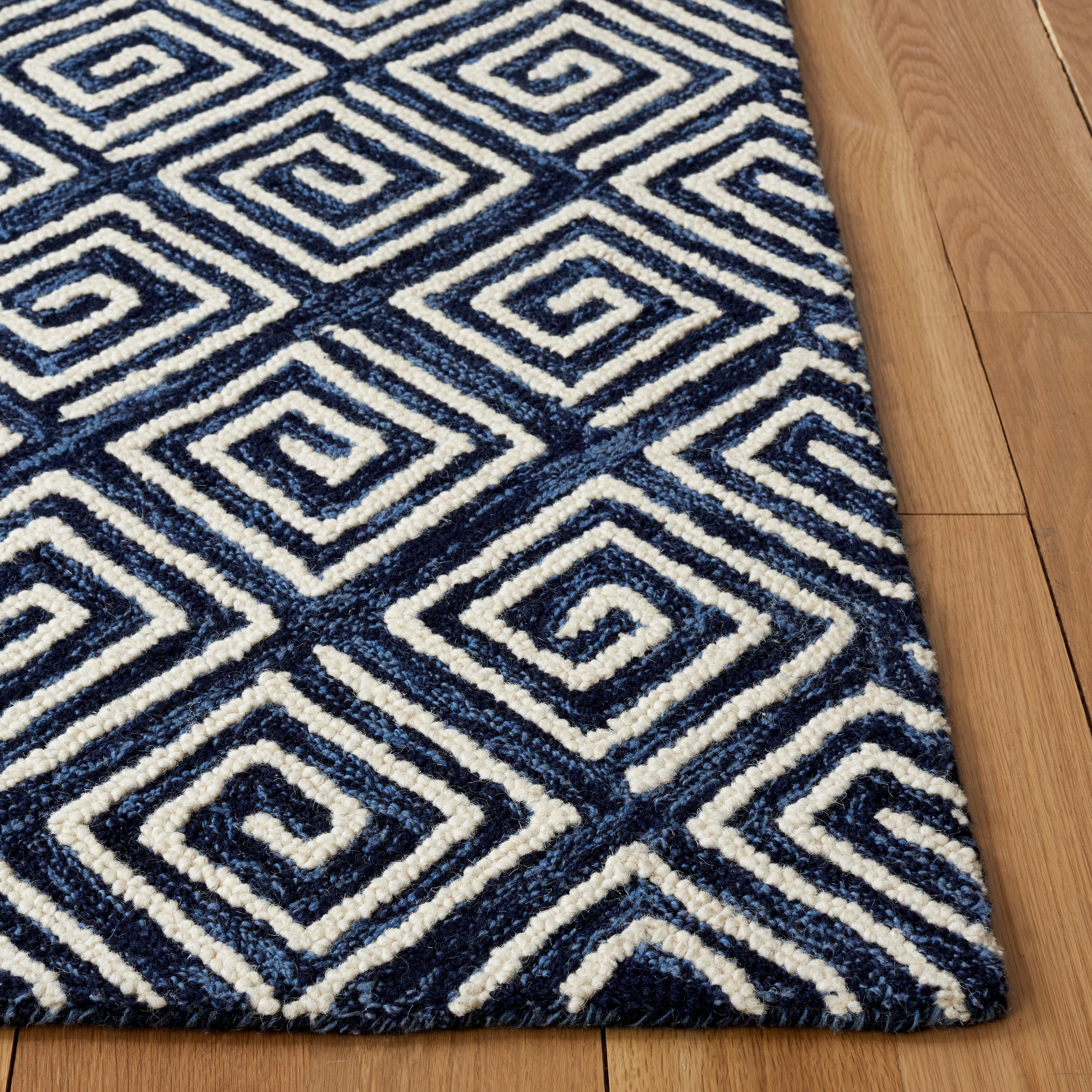 SAFAVIEH Metro Lauressa Geometric Area Rug, Navy/Ivory, 6' x 6' Square