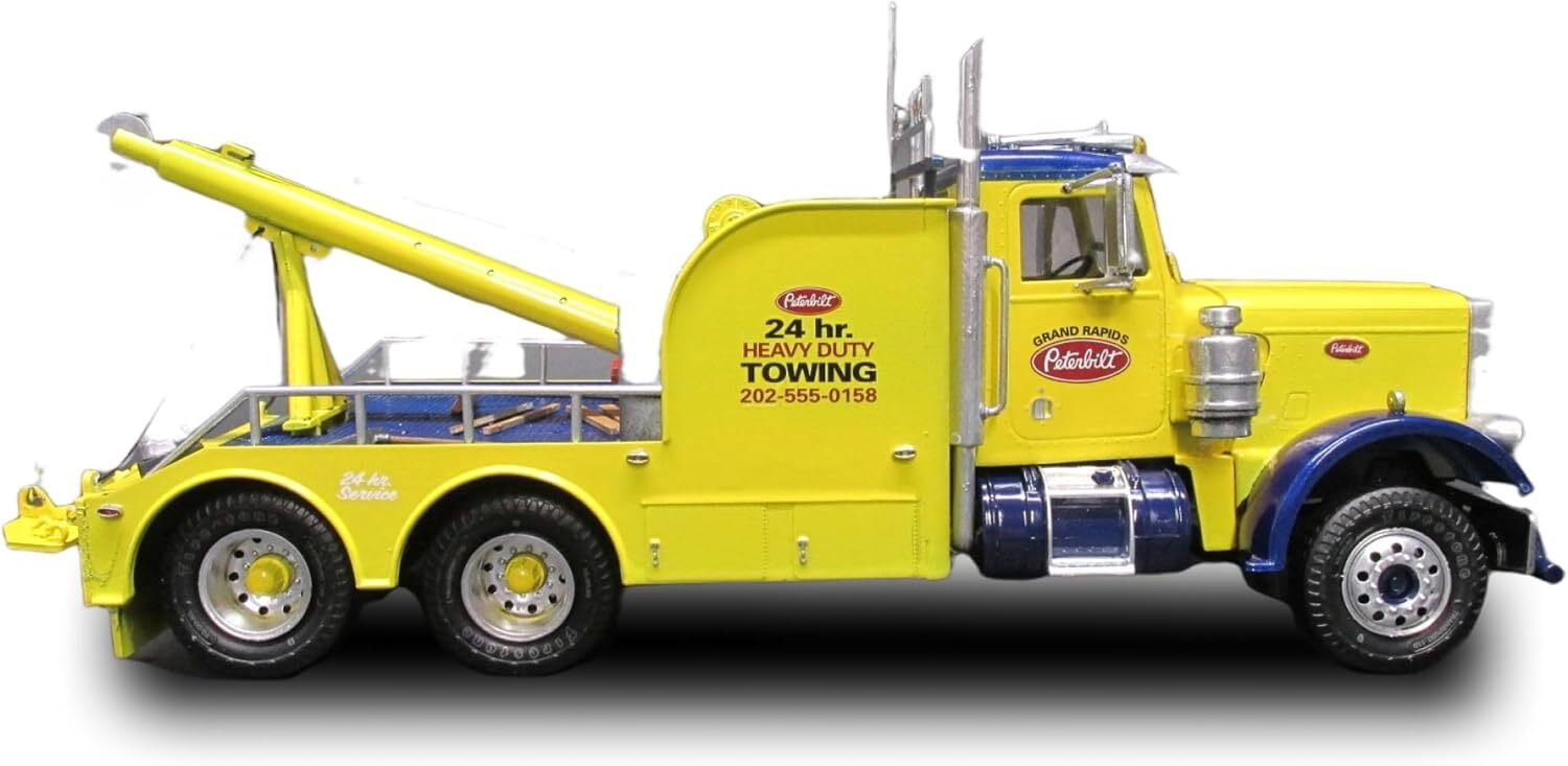 AMT Peterbilt 359 Wrecker 1:25 Scale Model Kit