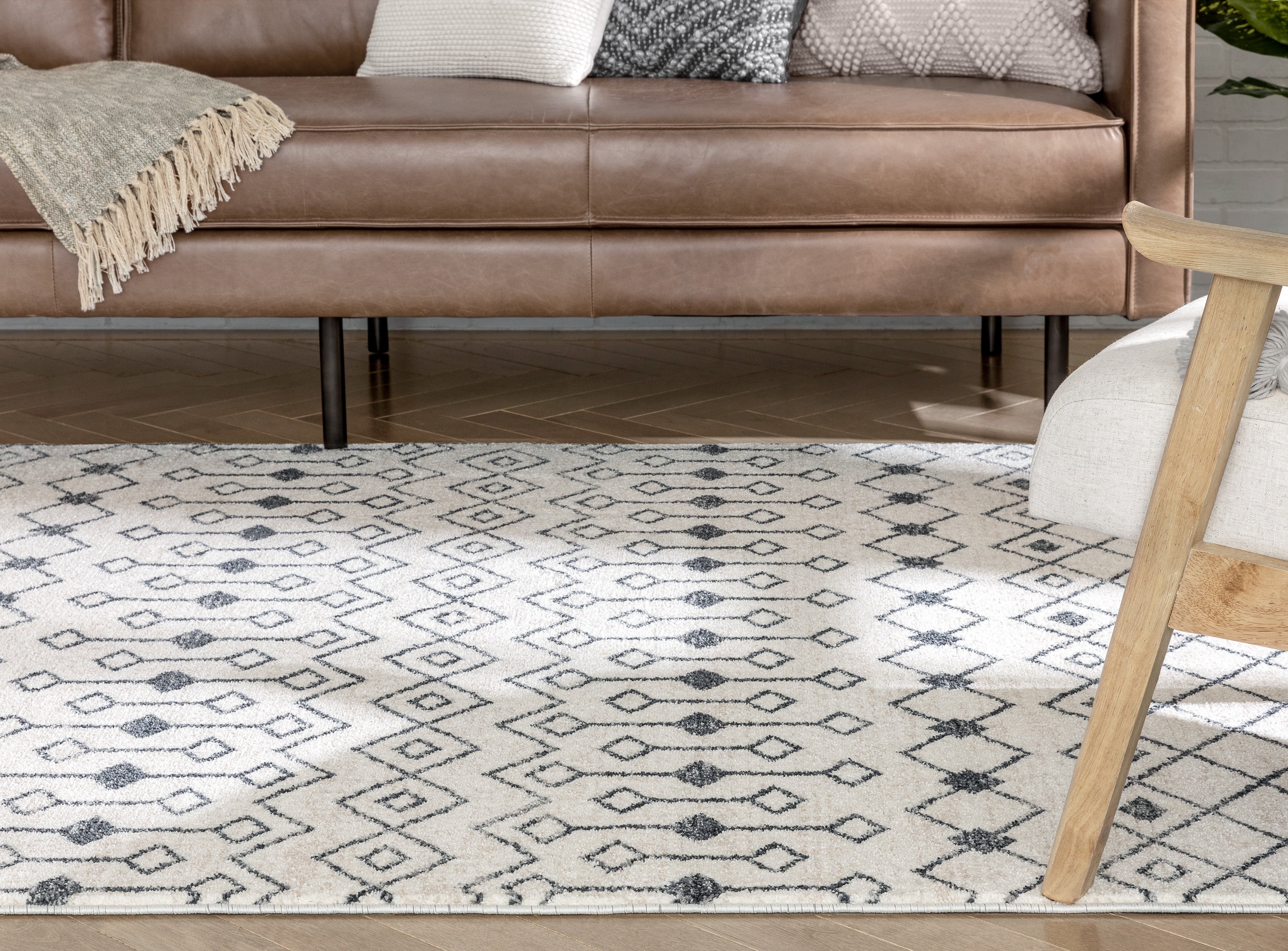 Well Woven Serenity Transistora Tribal Geometric Pattern Charcoal Ivory 7'10" x 9'10" Area Rug