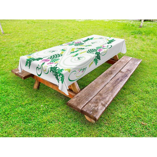 Celtic Outdoor Tablecloth, Three Legged Macro Single Celtic Form with