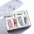 thumbnail image 1 of Juego de Tazas de Cerámica Mr and Mrs con Diseño de Mármol y Accesorios para Regalo de Boda o Aniversario (Rosa y Gris 14 Oz), 1 of 6