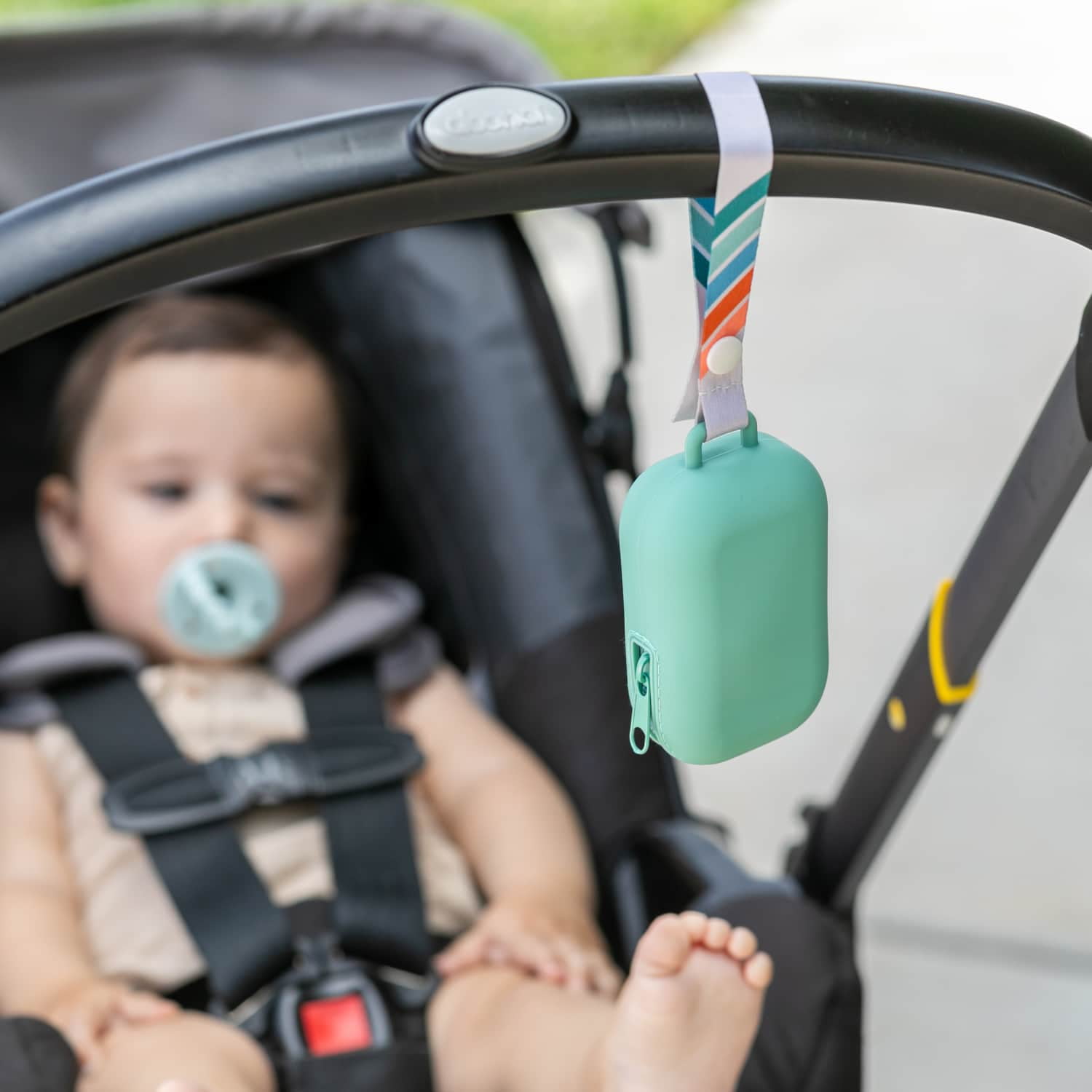 Infantino PaciPod - Premium Silicone Pacifier Holder, Attaches to Stroller or Diaper Bag, Stores up to 2 Pacifiers, Easy to Clean, Unisex, Sage