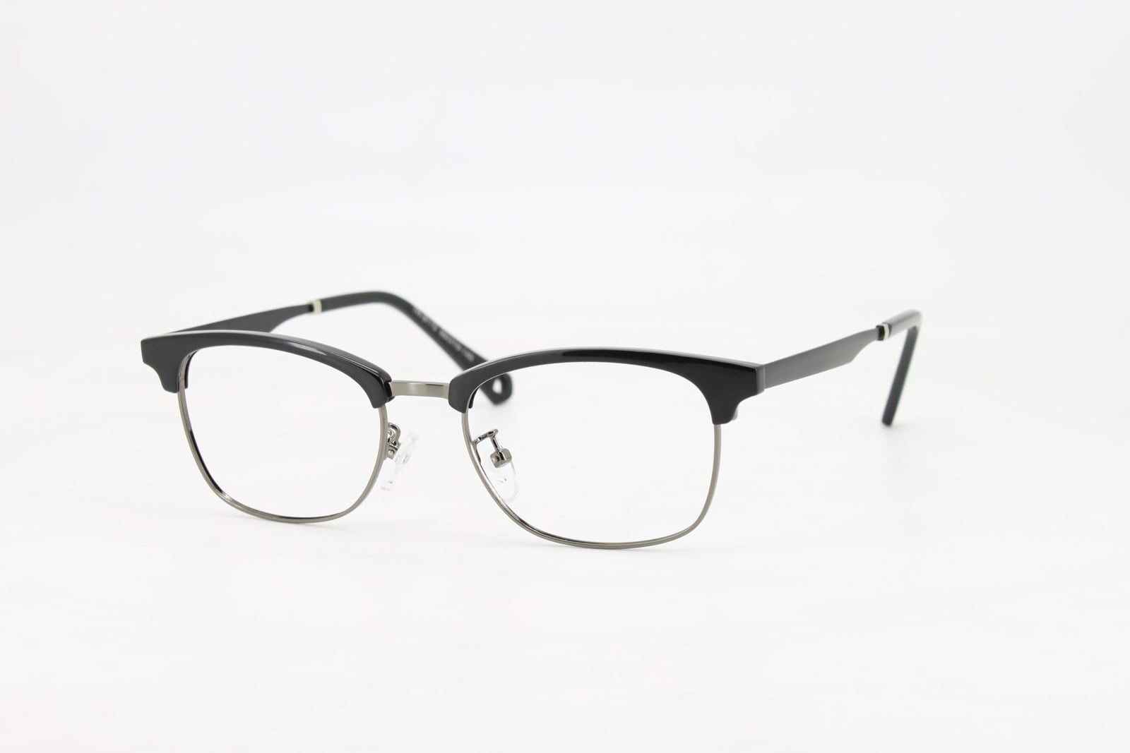horn rimmed reading glasses