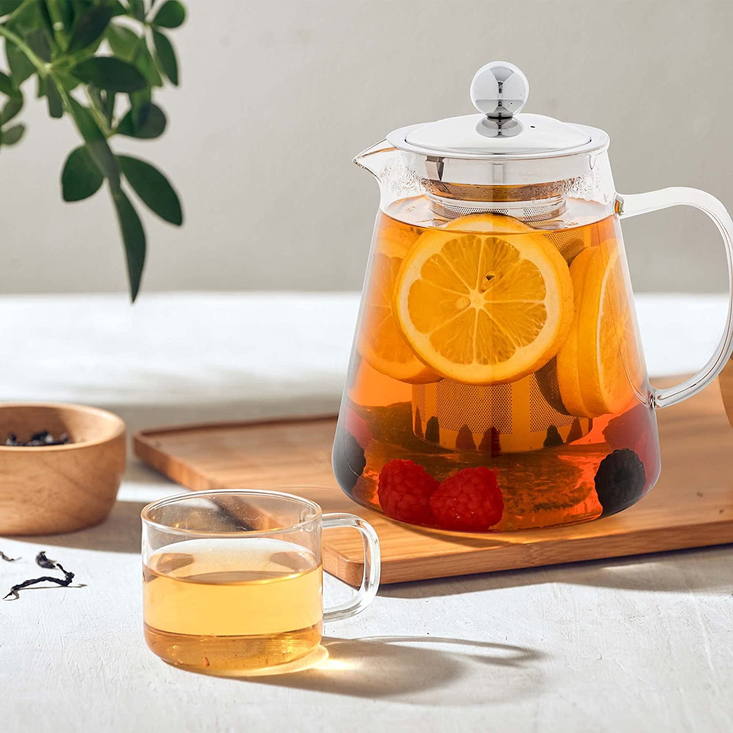 OVENTE 27 Ounce Reusable Loose Leaf Tea Infuser Well Matched with Glass Tea  Kettle KG612S, Portable Tea Maker with Cool Touch Handle & Easy to Flip