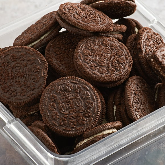Nabisco Oreo 25 lb. Large Cookie Pieces