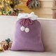 thumbnail image 1 of Bolsa de regalo navideña de terciopelo dorado con diseño navideño rojo | Tamaño grande de 40 x 60 cm para regalos navideños | Decoración festiva para el hogar y fiestas | Incluye 1 bolsa, 1 of 6