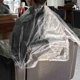 thumbnail image 4 of de capas de corte de cabellero desechables de 450 piezas Delantal de de salón Proteger Unisex Yuyangstore Capa de corte de cabello desechable, 4 of 8