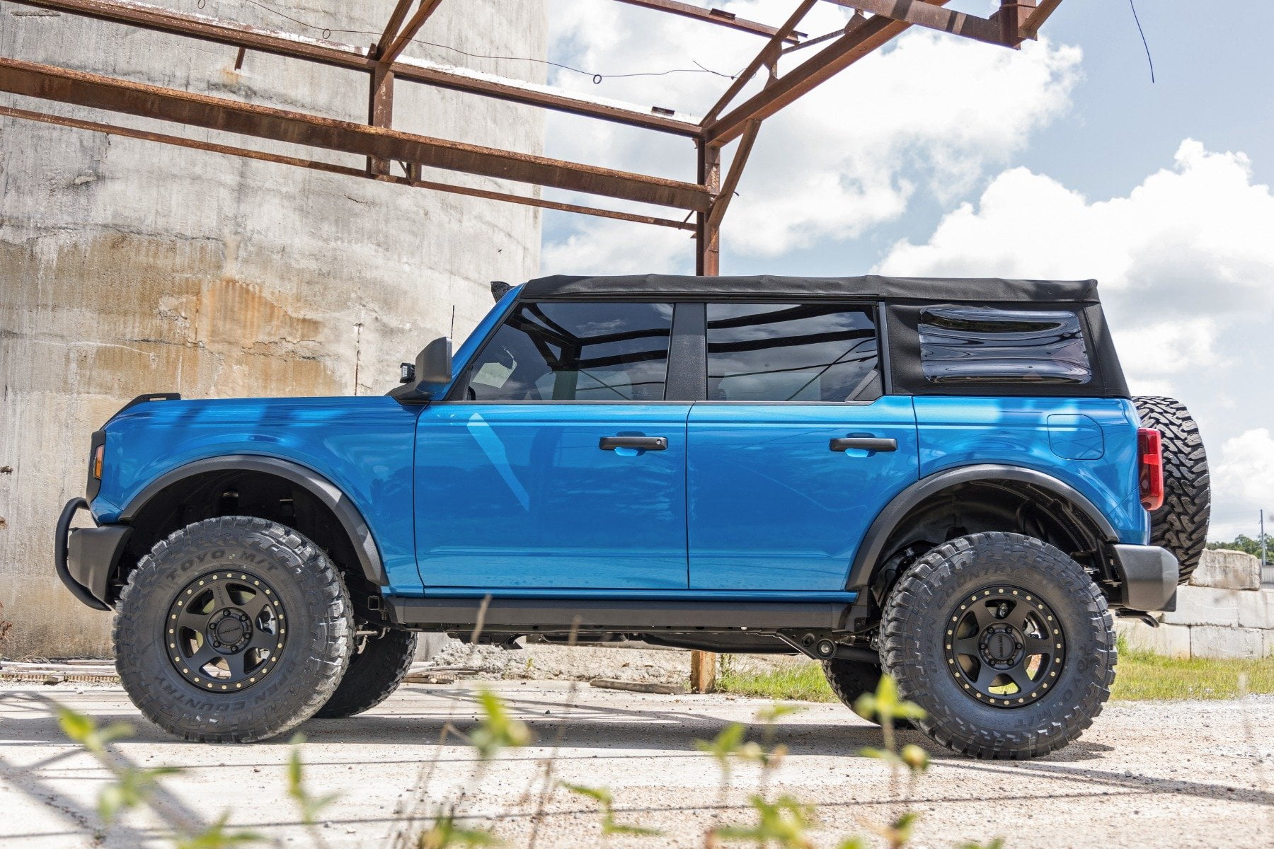 Rough Country 3.5" M1R Suspension Lift Kit for 2021-2026 Ford Bronco 4WD - 51547