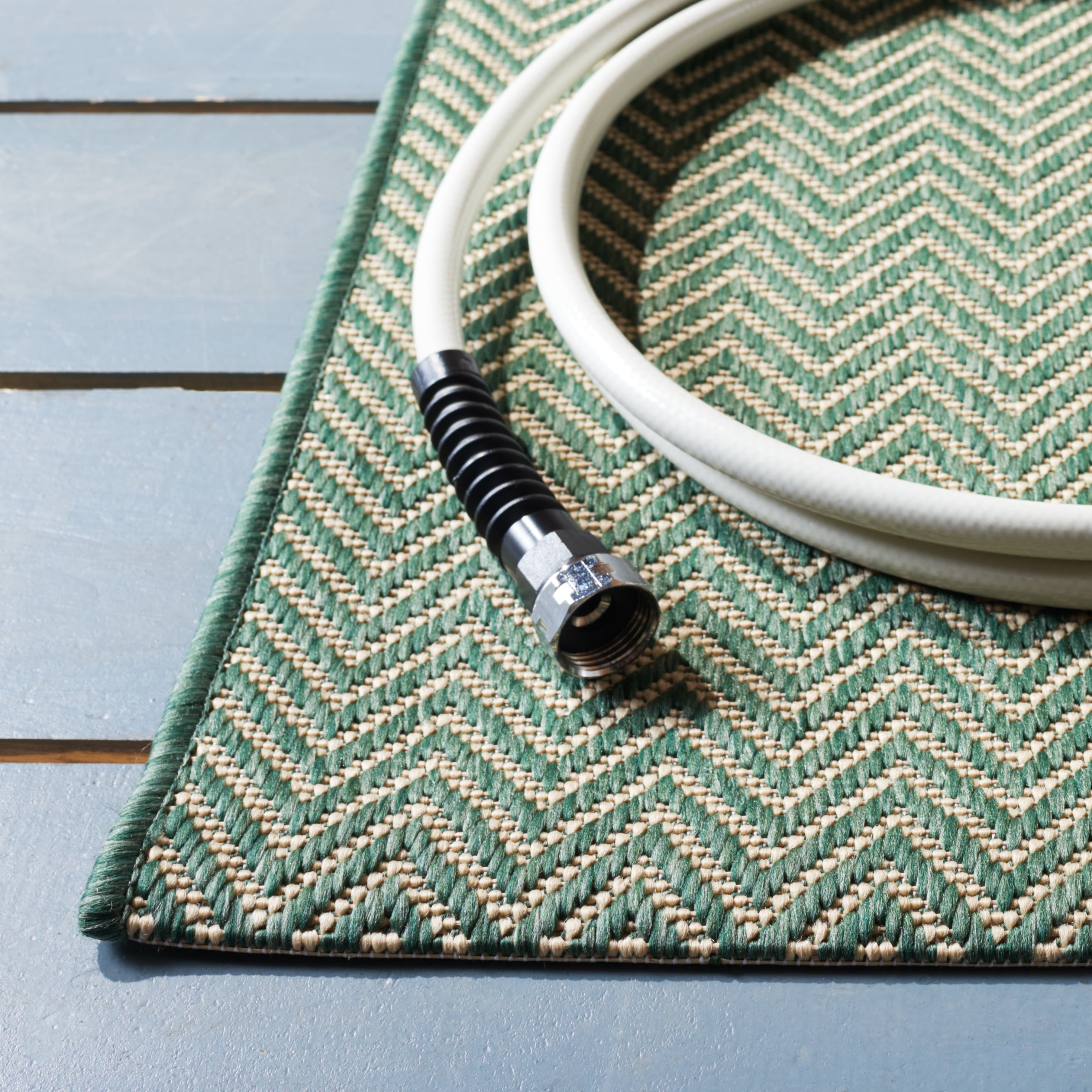 SAFAVIEH Courtyard Blazhe Chevron Indoor/Outdoor Area Rug, Dark Green/Beige, 8' x 10'
